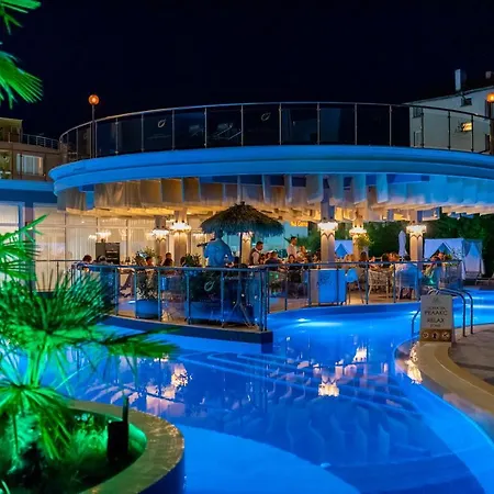 מלון Siena Premium Retreat 5*