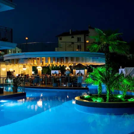 מלון Siena Premium Retreat לוזנטס