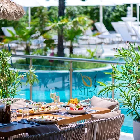 Hotel Siena Premium Retreat
