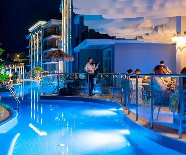 호텔 Siena Premium Retreat